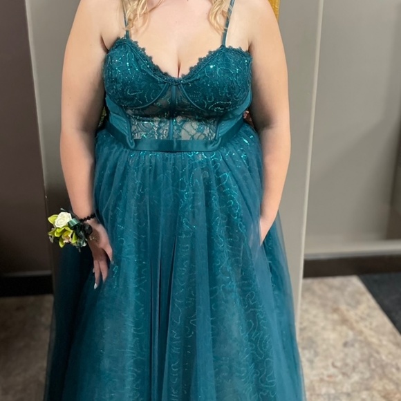 Prom dress sz. 20 - Picture 1 of 6